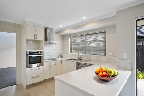 Photo of property in 25 Fearnley Grove, Pyes Pa, Tauranga, 3112