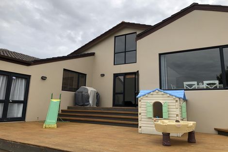 Photo of property in 6 San Valentino Drive, Henderson, Auckland, 0612