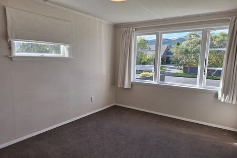Photo of property in 61 Routley Crescent, Elderslea, Upper Hutt, 5018