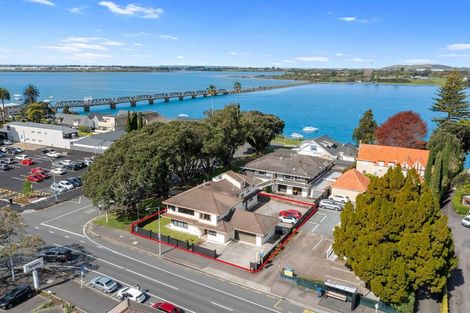 Photo of property in 182 Devonport Road, Tauranga, 3110