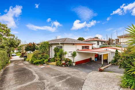 Photo of property in 3a/1 Kirrie Avenue, Te Atatu South, Auckland, 0610