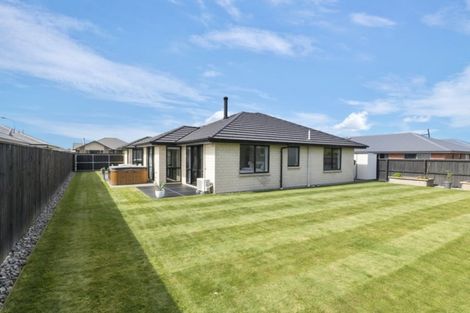 Photo of property in 19 Lloyds Close, Rolleston, 7614