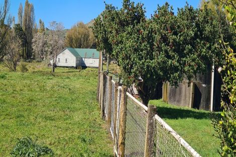Photo of property in 76 Takapau Road, Tolaga Bay, 4077