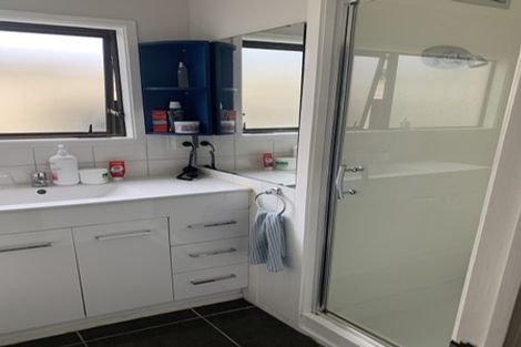 Photo of property in 13 Gloaming Place, Conifer Grove, Takanini, 2112
