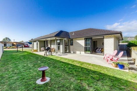 Photo of property in 6 Kaiwaru Place, Waikanae, 5036