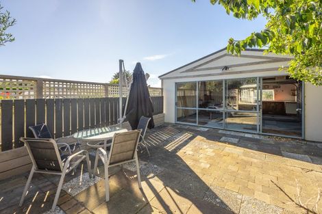Photo of property in 52 Sarah Street, Waikawa Beach, Levin, 5573