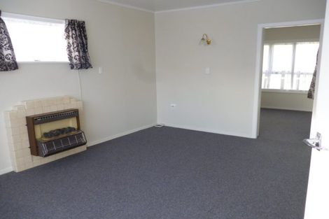 Photo of property in 33 Queen Street, Upper Hutt Central, Upper Hutt, 5018