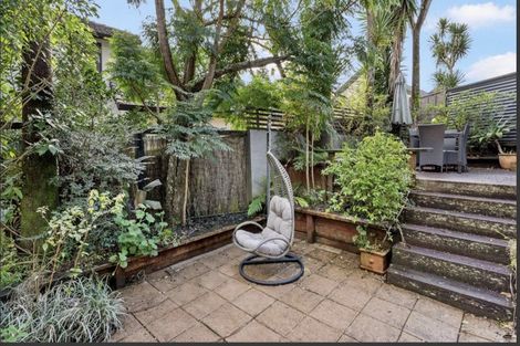 Photo of property in 1/114 Seaview Road, Glenfield, Auckland, 0629