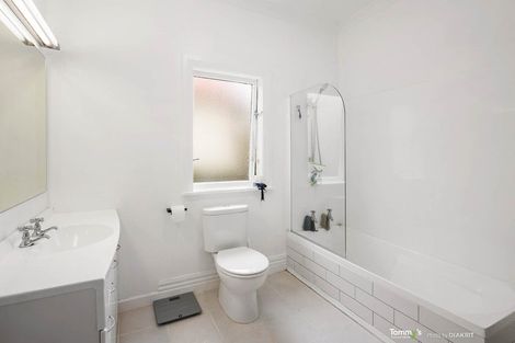 Photo of property in 183a Sutherland Road, Lyall Bay, Wellington, 6022