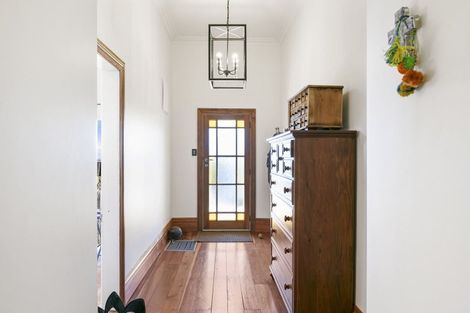 Photo of property in 18 Mitchell Street, Brooklyn, Wellington, 6021