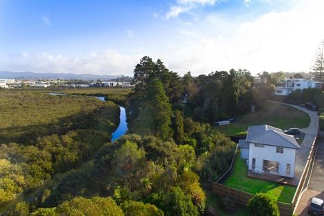 Photo of property in 122d Matipo Road, Te Atatu Peninsula, Auckland, 0610