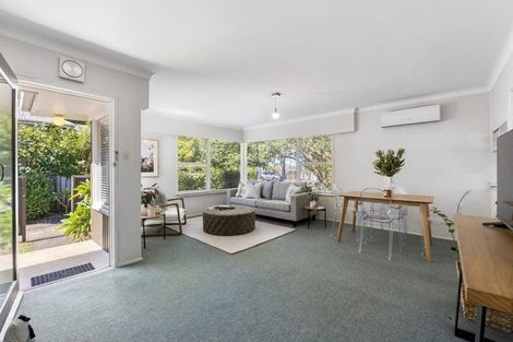 Photo of property in 1/153 Shakespeare Road, Milford, Auckland, 0620