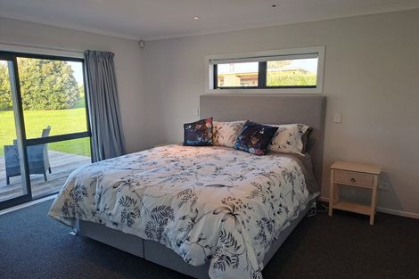 Photo of property in 39 Shoal Beach Road, Aramoana, Omakere, 4271