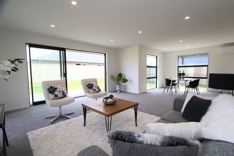 Photo of property in 17 Northmoor Boulevard, Rolleston, 7615