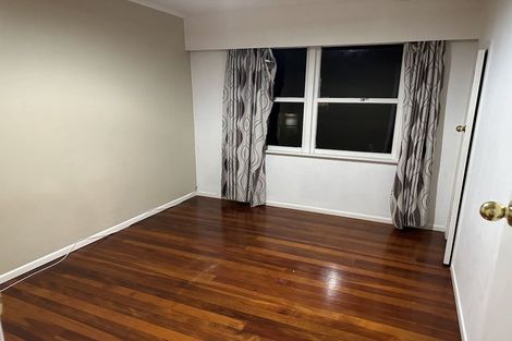 Photo of property in 12 School Road, Te Atatu South, Auckland, 0610