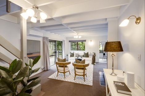 Photo of property in 141 Tait Drive, Greenmeadows, Napier, 4112