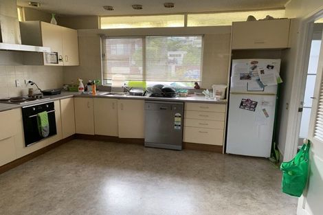 Photo of property in 60 Chelsea View Drive, Chatswood, Auckland, 0626