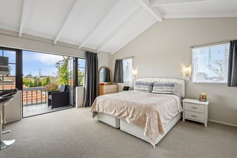 Photo of property in 133 Ocean View Road, Hillcrest, Auckland, 0627