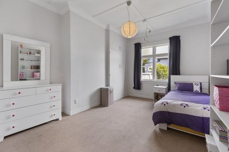 Photo of property in 96 Tukapa Street, Westown, New Plymouth, 4310