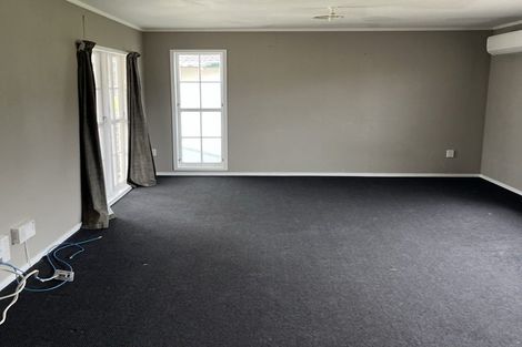 Photo of property in 10 Blueberry Grove, Timberlea, Upper Hutt, 5018