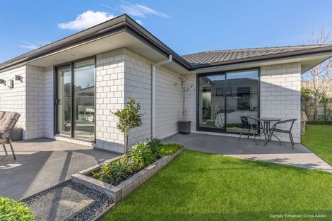 Photo of property in 12 Rehua Place, Waiwhakaiho, New Plymouth, 4312