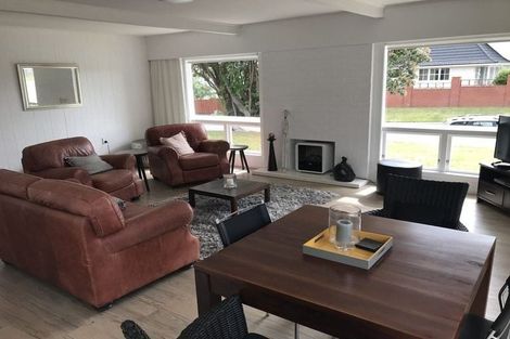 Photo of property in 1 Nikau Road, Waikanae, 5036