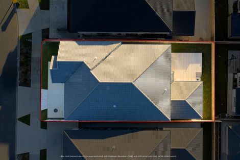 Photo of property in 3 Knockanara Drive, Flat Bush, Auckland, 2019