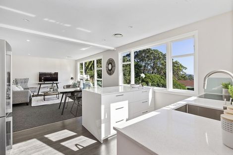 Photo of property in 51 Glanmire Road, Newlands, Wellington, 6037