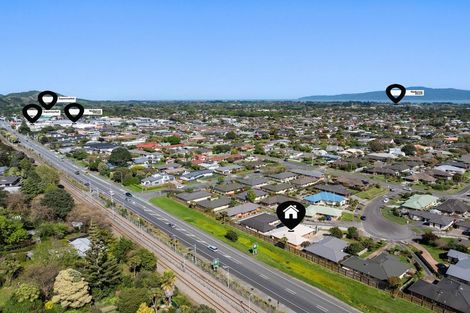 Photo of property in 15 Balmerino Grove, Waikanae, 5036