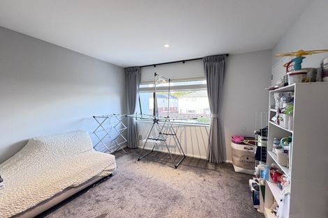 Photo of property in 48 Bordeaux Parade, Te Atatu South, Auckland, 0610