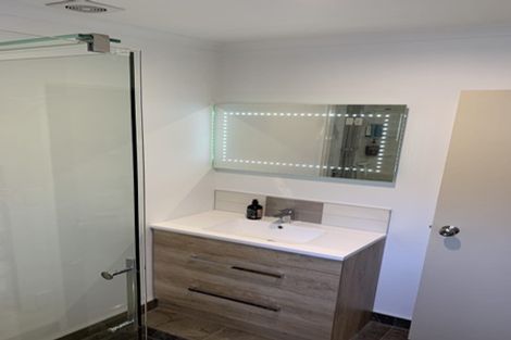 Photo of property in 9 Meharg Place, Fairview Heights, Auckland, 0632