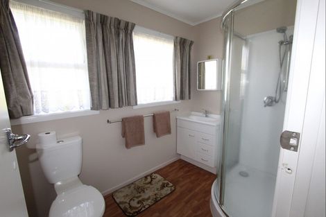 Photo of property in 16 Oak Place, Tokoroa, 3420