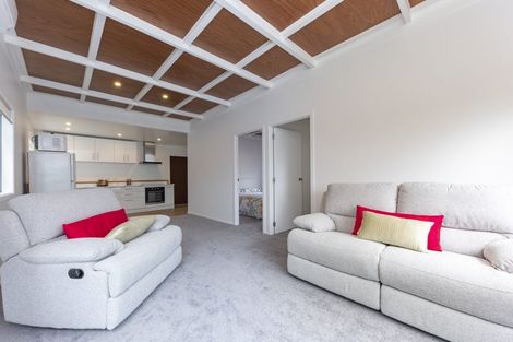Photo of property in 6-8 Sylvan Glade, Piha, New Lynn, 0772