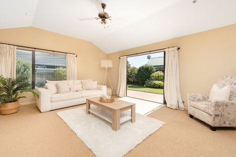 Photo of property in 98 Santa Monica Drive, Papamoa Beach, Papamoa, 3118