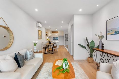 Photo of property in 37 Puihi Crescent, Massey, 0614