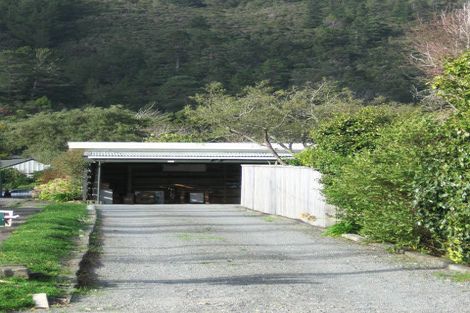 Photo of property in 345 Stokes Valley Road, Stokes Valley, Lower Hutt, 5019