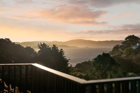 Photo of property in 19 Kaitawa Road, York Bay, Lower Hutt, 5013