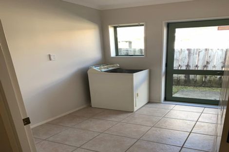 Photo of property in 162 Lakeside Drive, Orewa, 0931