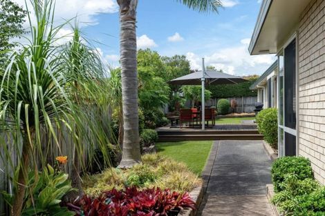 Photo of property in 7 Magilligan Close, East Tamaki Heights, Auckland, 2016