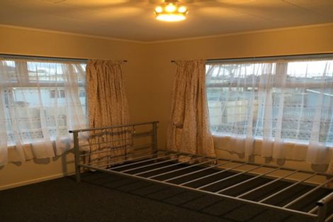 Photo of property in 47 Staverton Crescent, Mangere, Auckland, 2022