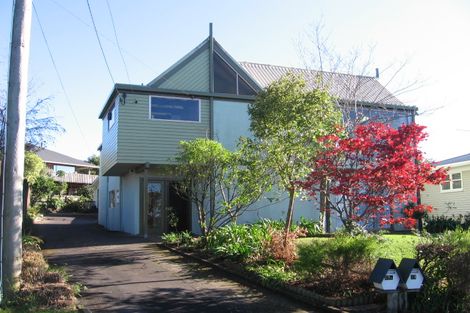 Photo of property in 13 Fairlea Road, Te Atatu South, Auckland, 0610