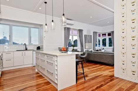 Photo of property in 11 Walsh Street, Forest Lake, Hamilton, 3200