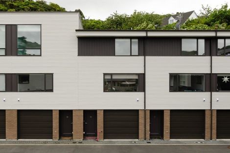 Photo of property in 18/8u Thatcher Crescent, Crofton Downs, Wellington, 6035