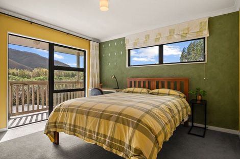 Photo of property in 1276 Coast Road, Wainuiomata Coast, Lower Hutt, 5373