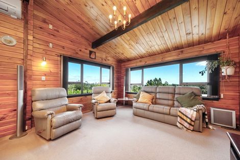 Photo of property in 98 Daffodil Street, Titirangi, Auckland, 0604