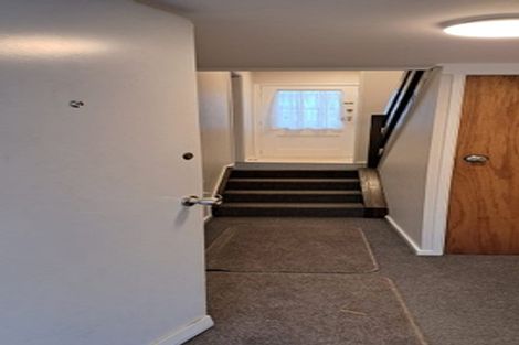 Photo of property in 21f5 Collins Avenue, Tawa, Wellington, 5028