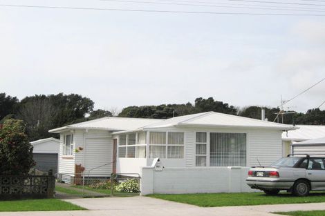 Photo of property in 52 Blake Street, Waitara, 4320