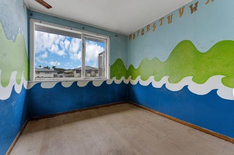 Photo of property in 12 Ozich Avenue, Te Atatu South, Auckland, 0610