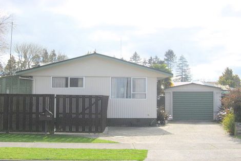 Photo of property in 27 Puriri Crescent, Edgecumbe, 3120