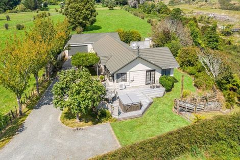 Photo of property in 242 Kuku East Road, Kuku, Levin, 5570